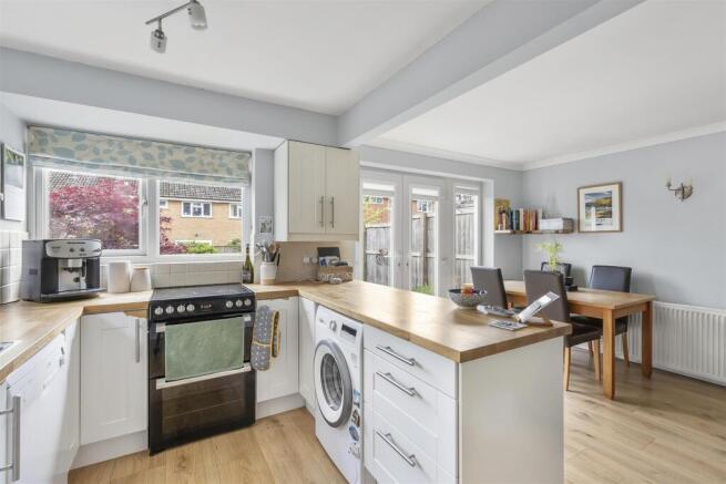 3 bed House for sale Image 7