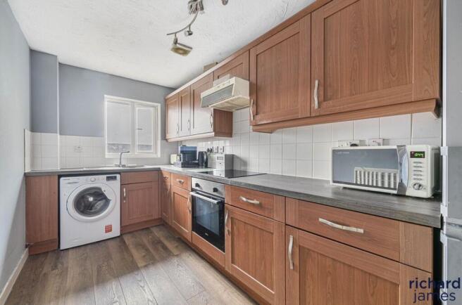 Woodhouse Road, Walcot, Swindon, SN3 photo 2