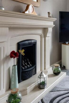 4 bed Detached for sale Image 5