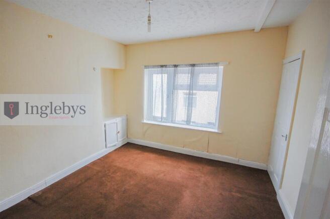 3 bed Terraced to rent Image 6