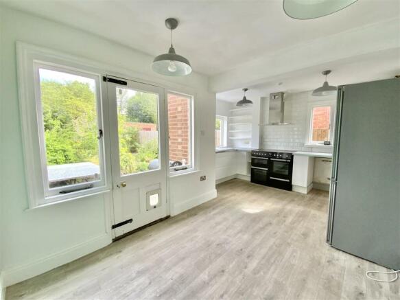 Kitchen/ Dining Room