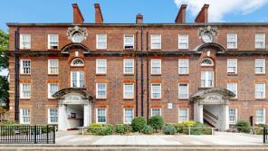 Flat 9 The Square, Peabody Estate, Fulham Palace Road, London W6 9PX