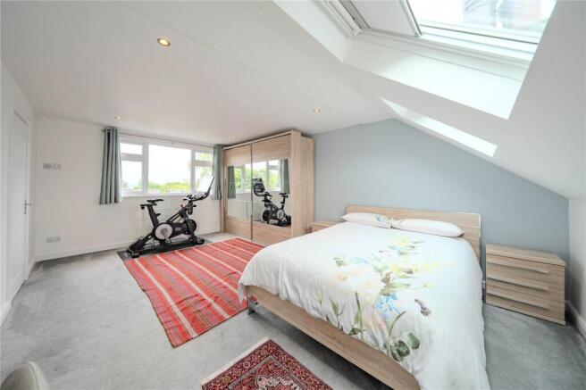 4 bed Semi-Detached for sale Image 10