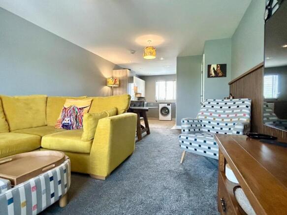2 bed Flat for sale Image 8