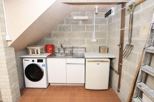 2 bed Apartment for sale Image 6