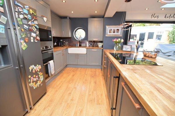 open plan dining/kitchen