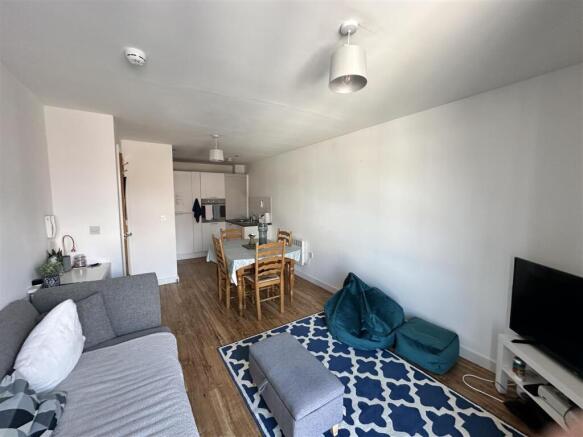 Open Plan Lounge Kitchen