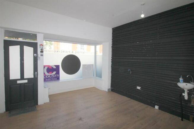 St Davids Road South, 10a, shop front - New 3.JPG