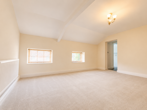 4 bed Semi-Detached for sale Image 8