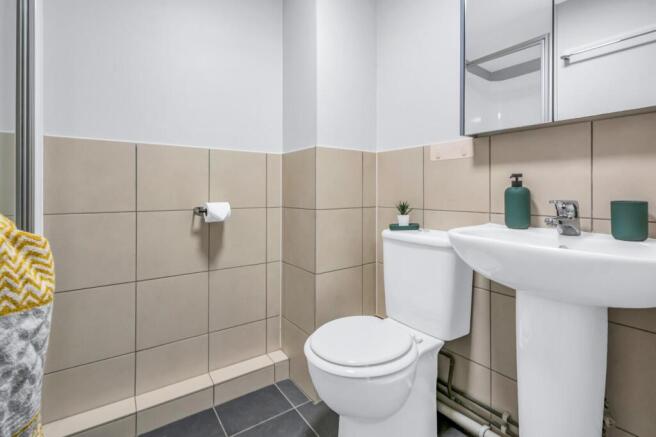 5 bed Private Halls to rent Image 8