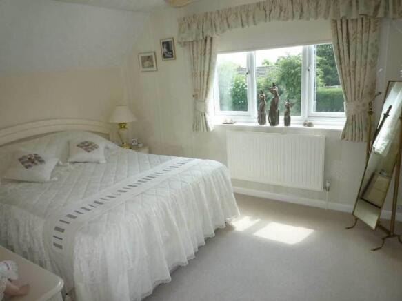 DOUBLE BEDROOM