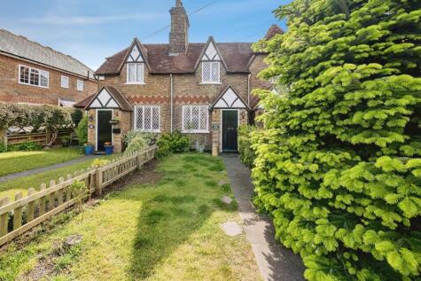 Hill Farm Road, Taplow, Maidenhead