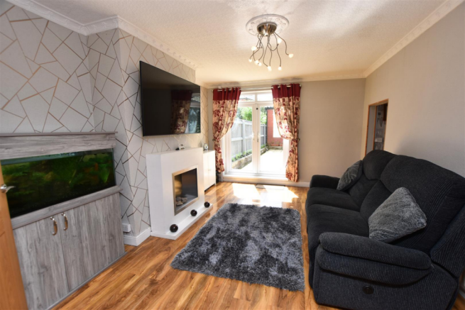 SITTING/DINING ROOM