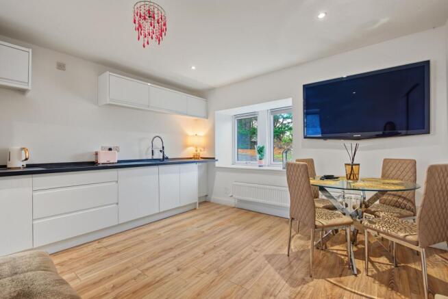Kitchen/Lounge