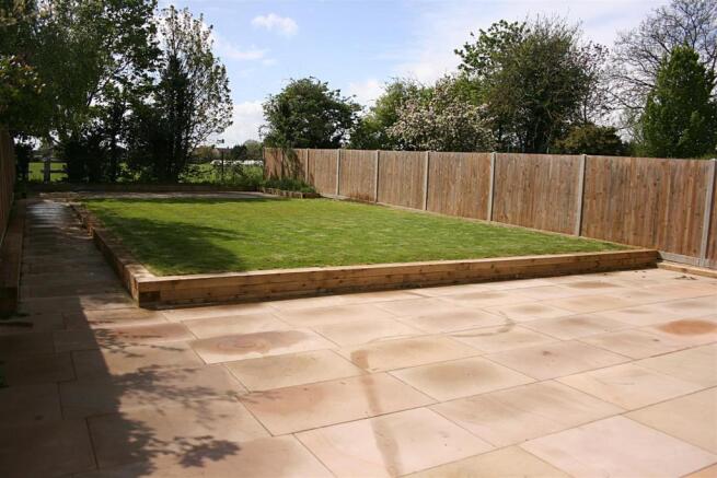 gardenand patio.JPG