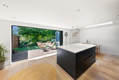 Westview Close, Hanwell, London, W7 3DZ