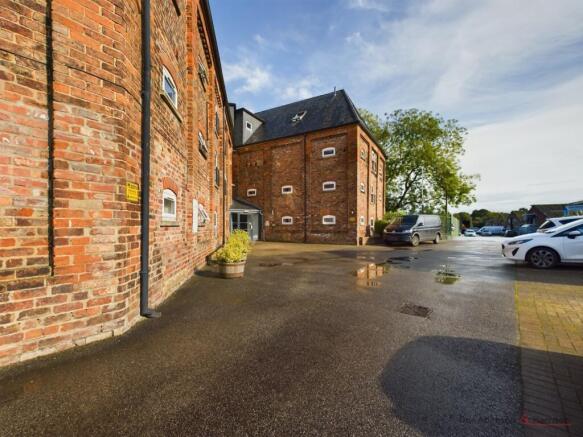 1 bed Flat for sale Image 11