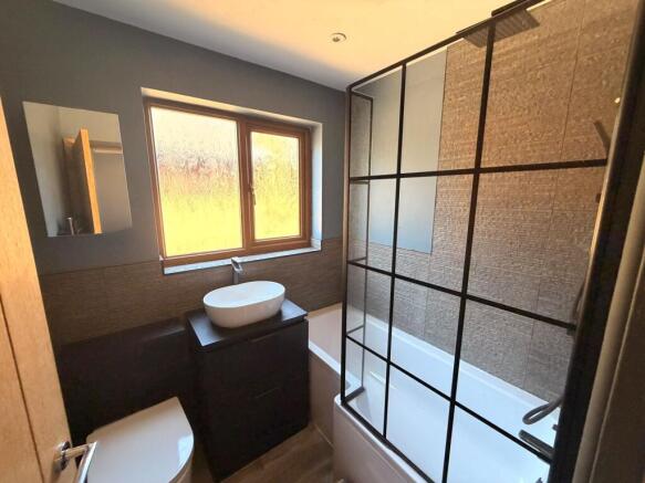 3 bed Semi-Detached for sale Image 12