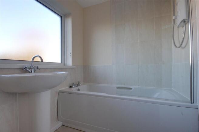3 bed Terraced to rent Image 8