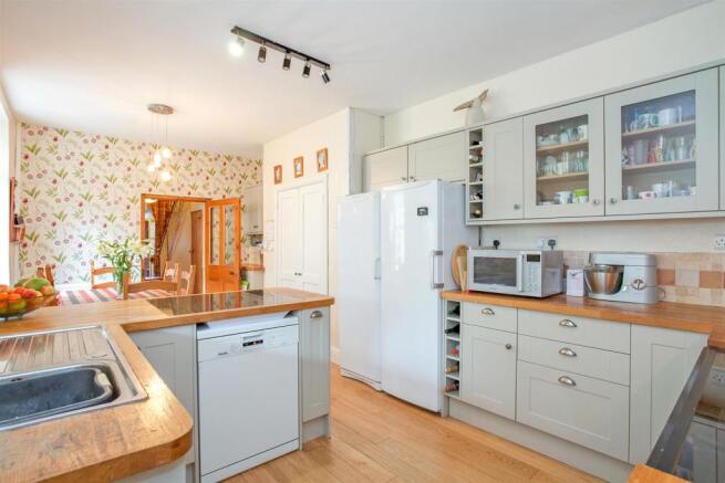Kitchen 5.jpg