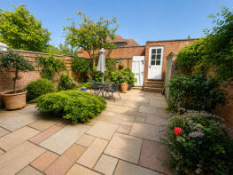 17, Wykeham Place, Lymington SO41 3QT