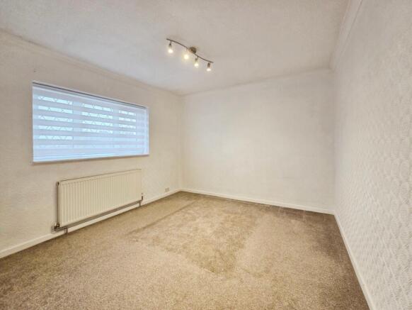 3 bed Semi-Detached for sale Image 11