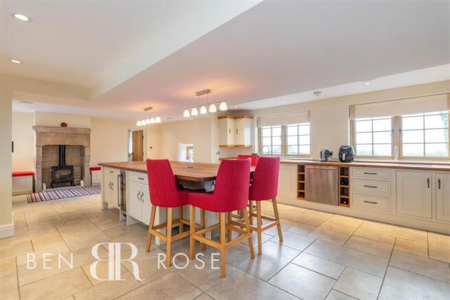 Kitchen/Breakfast Room