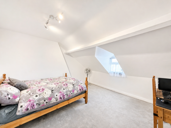 3 bed Terraced for sale Image 10