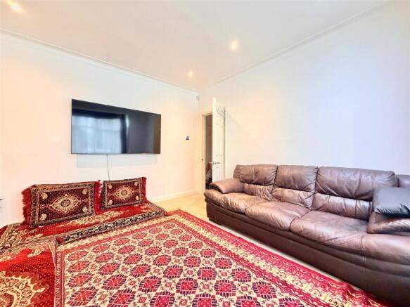 WhatsApp Image 2025-10-14 at 15.39.49_3e4b3935.jpg