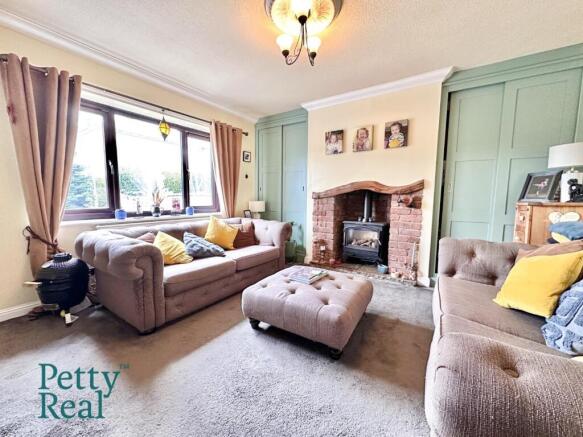 3 bed Semi-Detached for sale Image 8