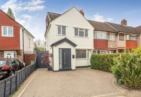 44, Caverleigh Way, Worcester Park KT4 8DG