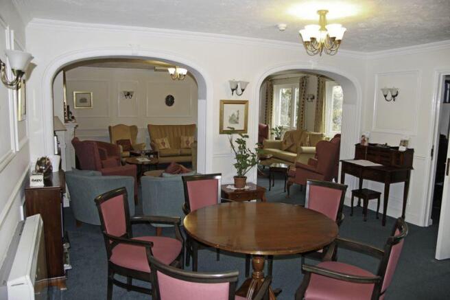 COMMUNAL LOUNGE