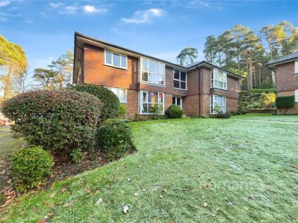 Latchwood Lane, Lower Bourne, Farnham