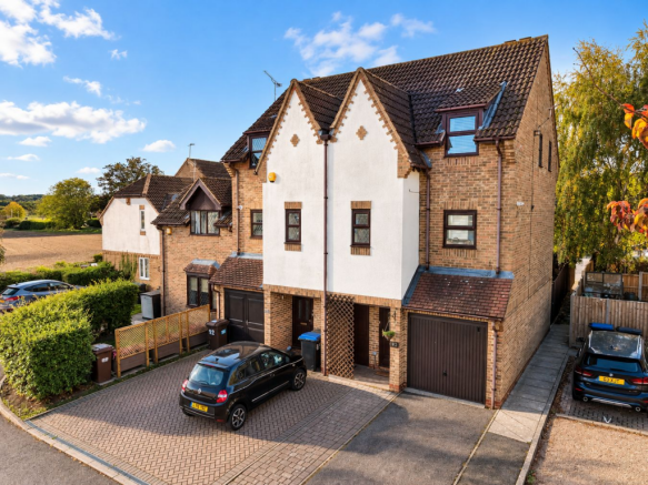 3-bed terraced on Carvers Croft, Woolmer Green, Knebworth, SG3, £450,000