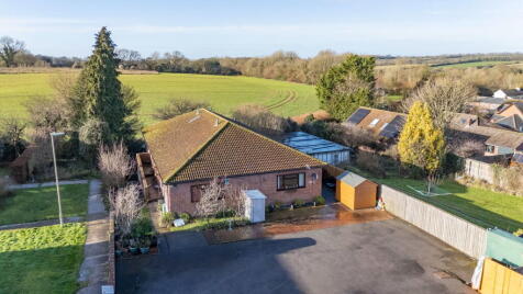 Charledown Close, Overton, Basingstoke, RG25 3LW