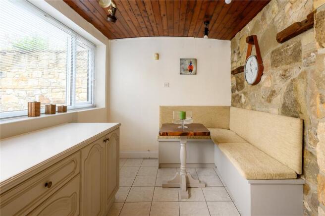 3 bed Semi-Detached for sale Image 8