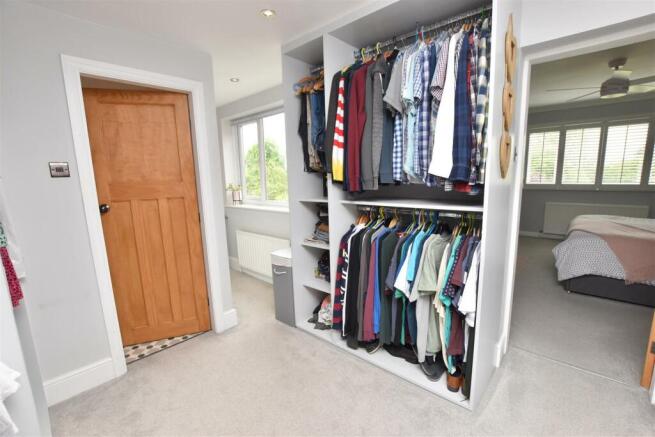 DRESSING ROOM