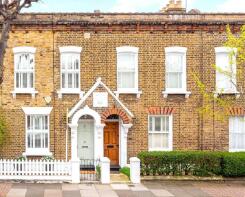 162, Tyneham Road, London SW11 5XR