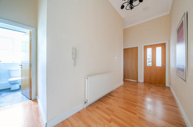 2 bed Flat for sale Image 5