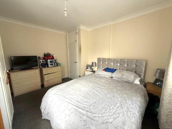 3 bed Semi-Detached for sale Image 8