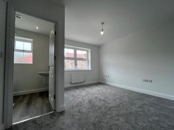 3 bed Semi-Detached for sale Image 4