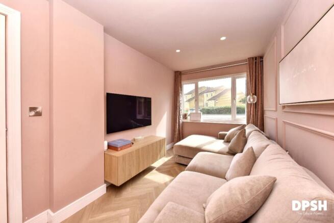 4 bed Detached for sale Image 11