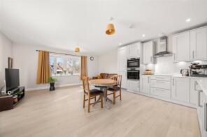 6, Kingfisher Place, Bracknell RG42 2BQ