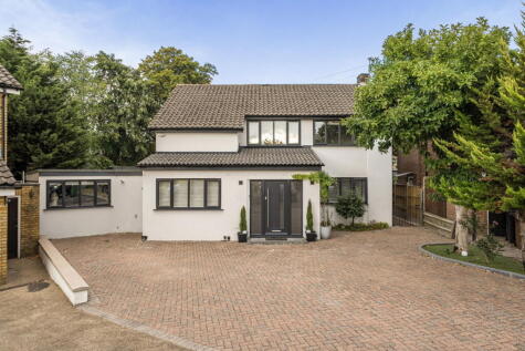 Wren Crescent, Bushey, WD23