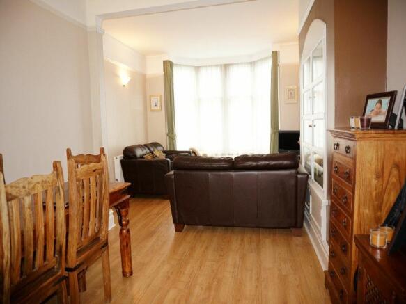 LOUNGE/DINER
