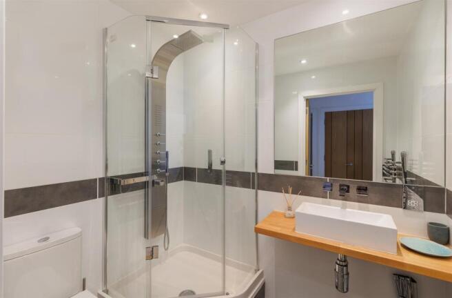 Family Shower Room