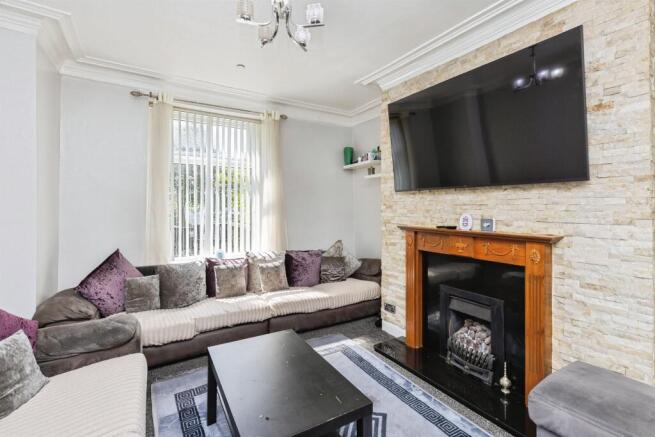 4 bed Terraced for sale Image 4