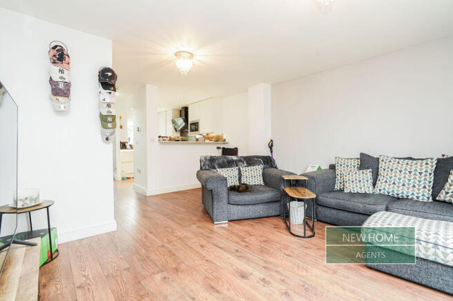 3 bed Semi-Detached for sale Image 5