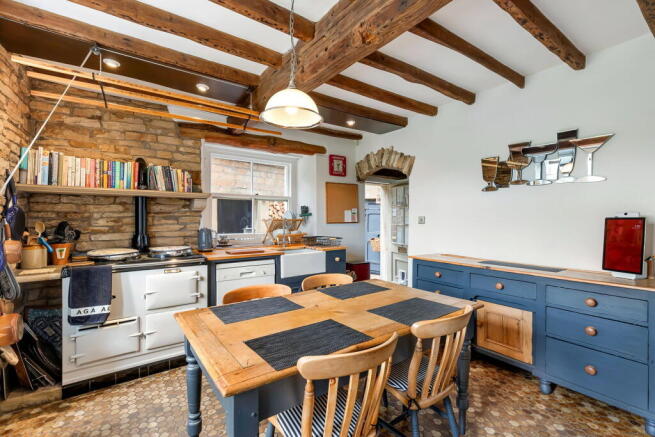 4 bed Farm House for sale Image 9