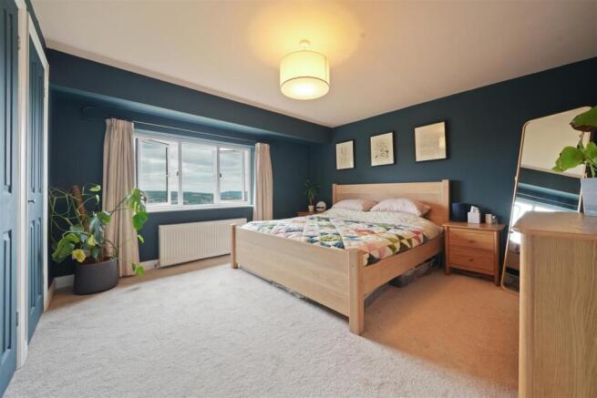 3 bed Detached for sale Image 11